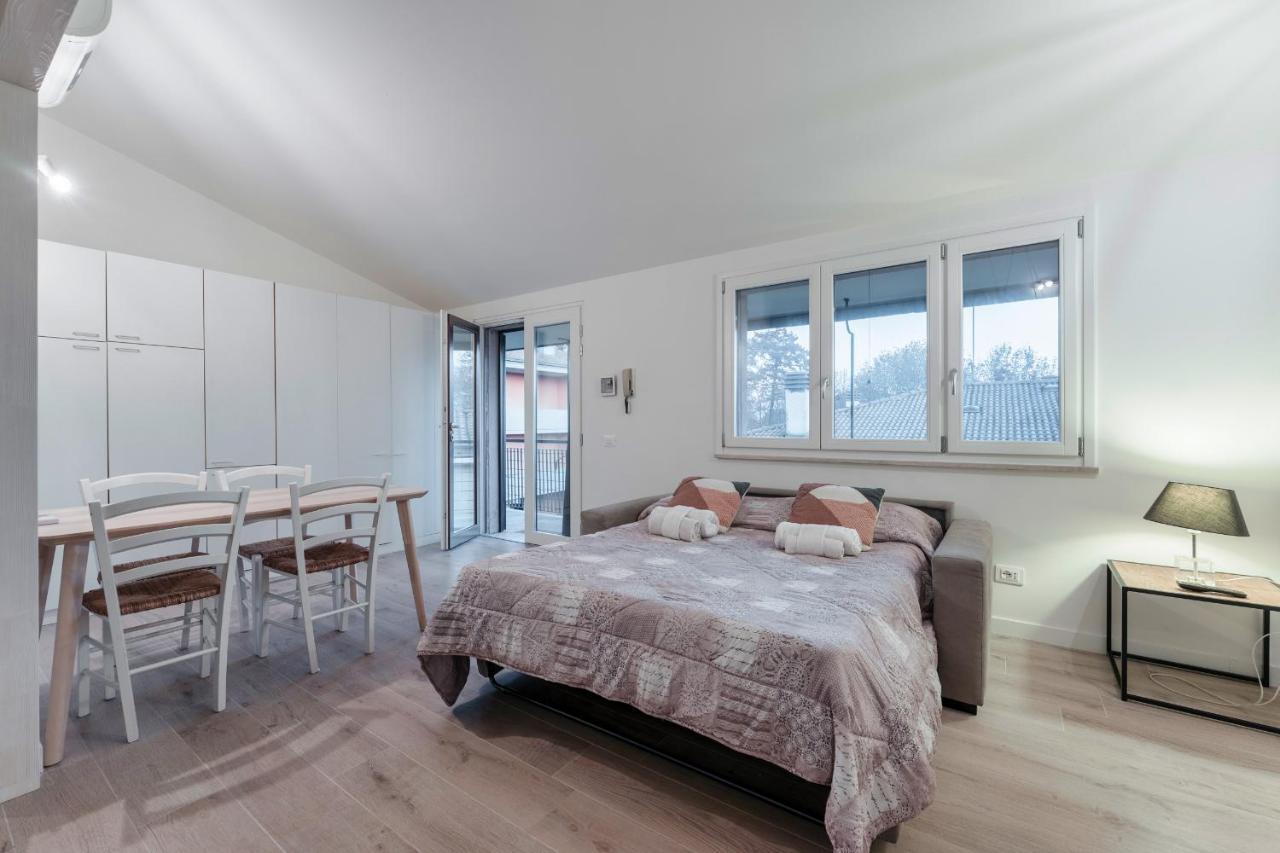 Casa Lugana 19 - Monolocale Con Piscina Direttamente A Lago 시르미오네 외부 사진