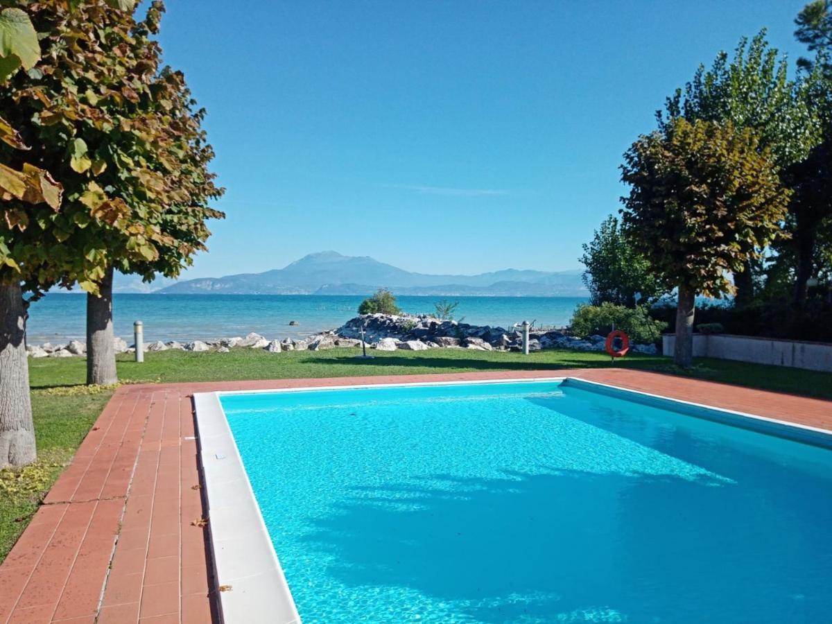 Casa Lugana 19 - Monolocale Con Piscina Direttamente A Lago 시르미오네 외부 사진